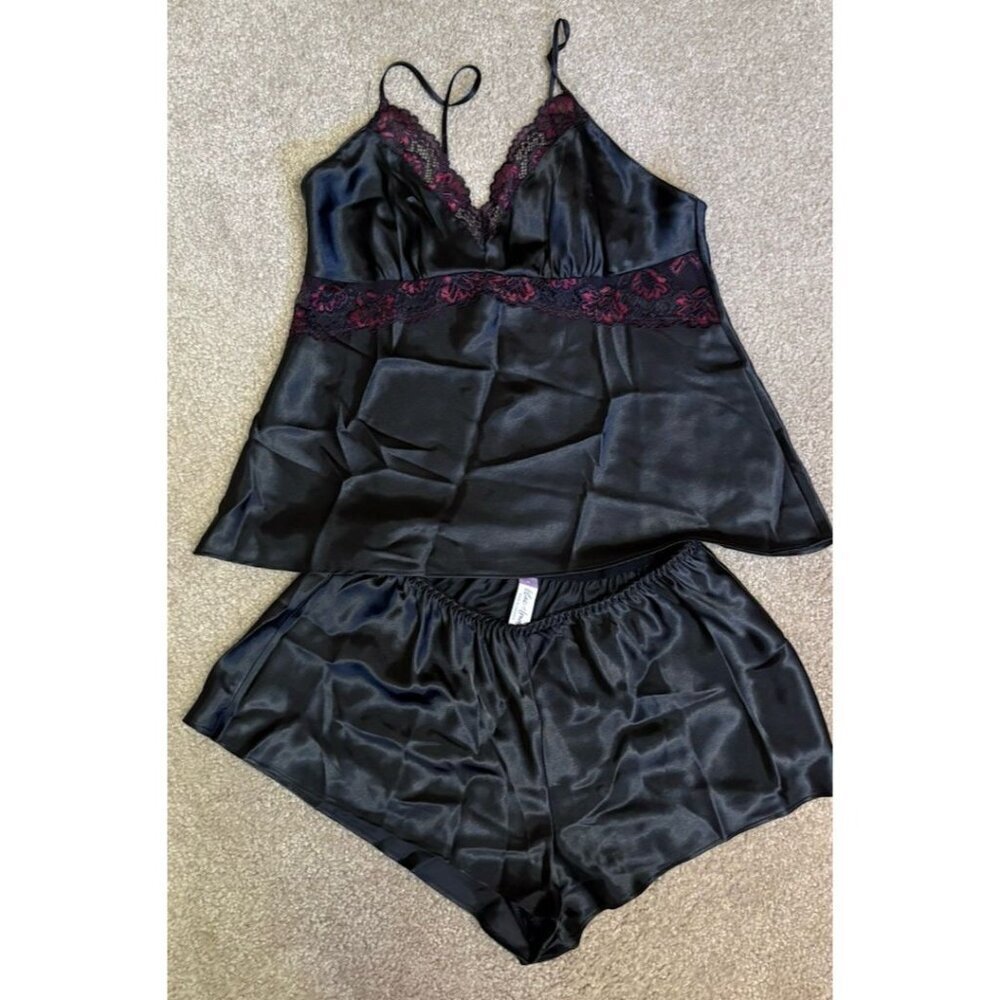 New With Tag Women’s Lilac & London Satin Lace Black 2 Piece Shorts Top Size M